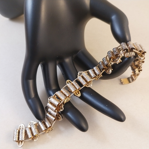 Ventage Gold and Red Bracelet - Picture 10 of 16